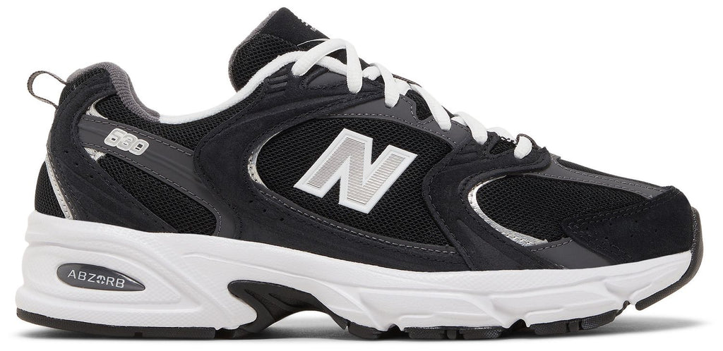 New Balance 530 Clásica Negra y Gris