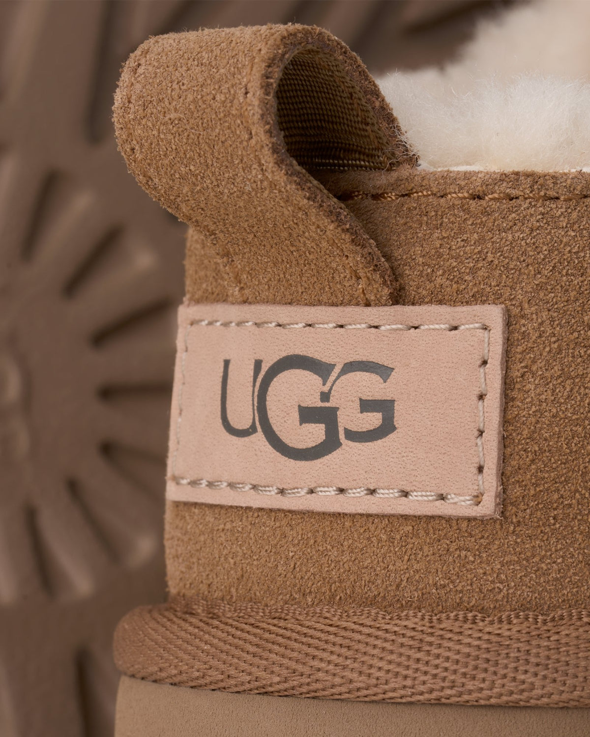 UGG Classic Micro Castaña (Mujer) - suela