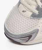 Asics Gel-1130 Crema Cacao - vista trasera con gel visible