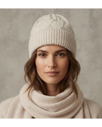 Conjunto Cuello y Gorro con Pompón