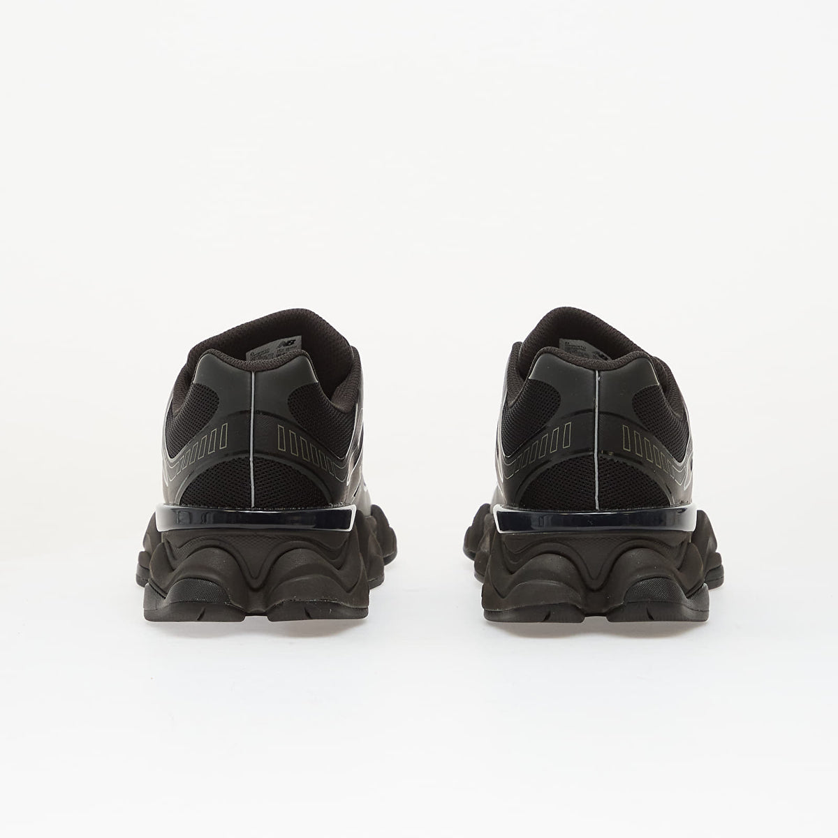 New Balance 9060 Negra - vista adicional 2