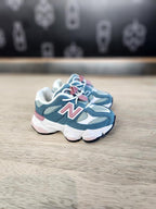 New Balance 9060 Salt Water Rosewood (Bebé) - vista lateral