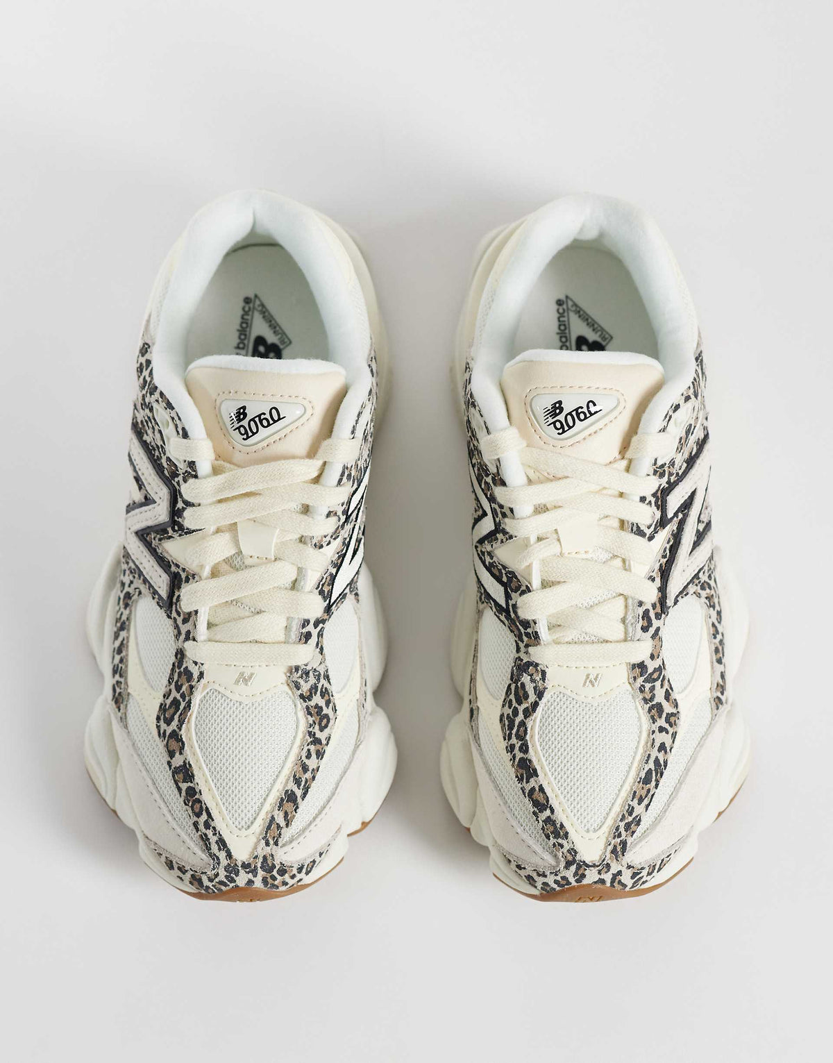 New Balance 9060 Beige Leopardo (Edición ASOS) - vista lateral
