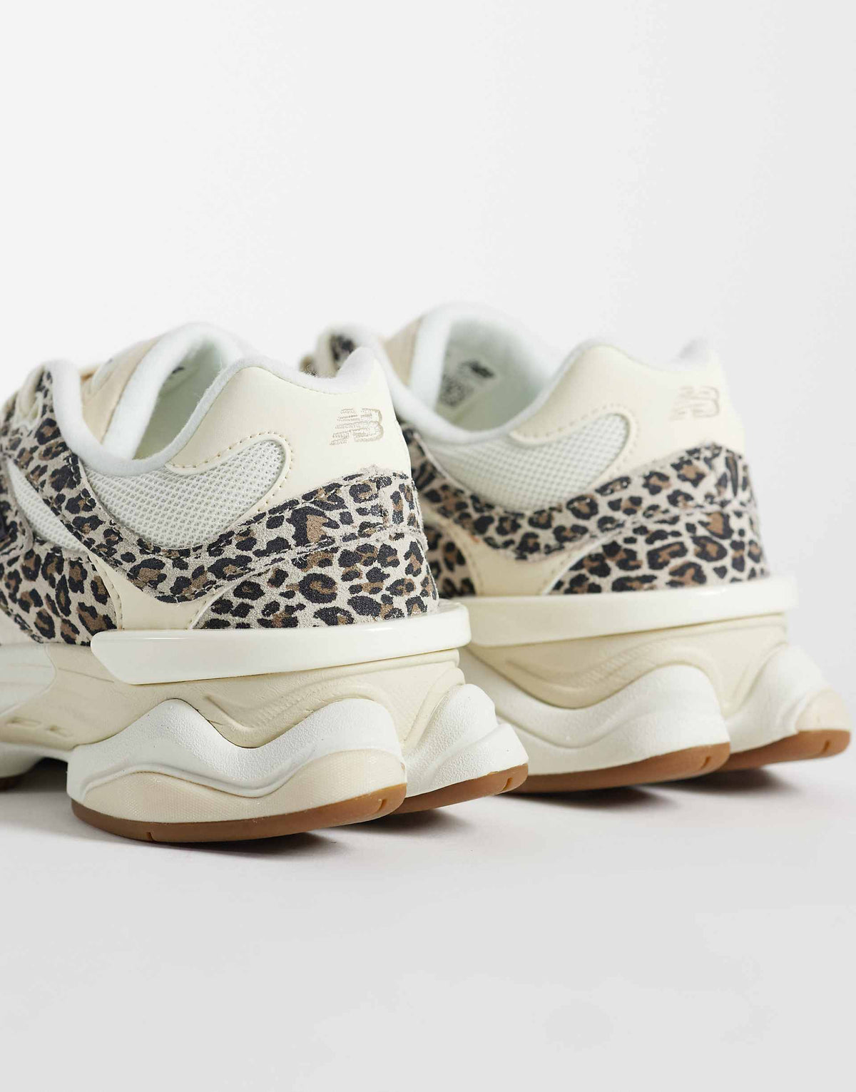 New Balance 9060 Beige Leopardo (Edición ASOS) - suela