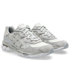 Asics Gel-NYC Crema Gris Nube - vista trasera con tecnología GEL