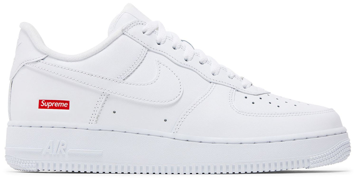 Nike Air Force 1 Low Supreme White vista lateral