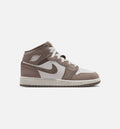 Jordan 1 Mid Oliva Gris vista lateral