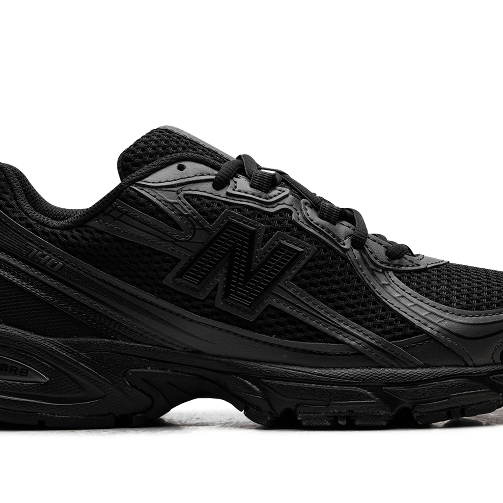 New Balance 740 Triple Black detalle suela