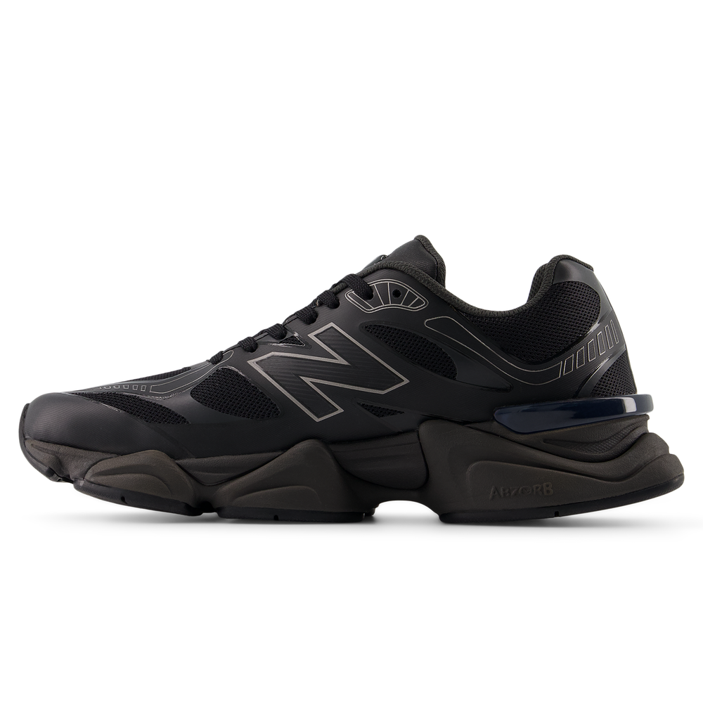 New Balance 9060 Negra - vista lateral