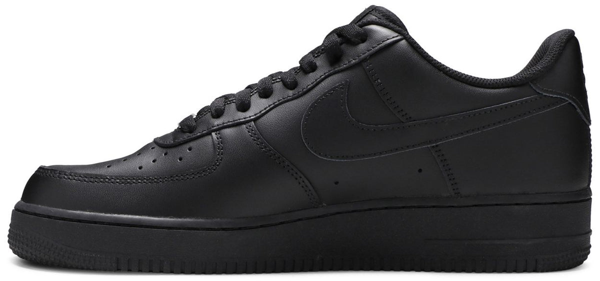Nike Air Force 1 Low '07 Negro Total - vista trasera