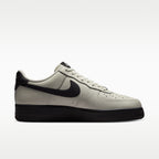 Nike Air Force 1 '07 Beige y Negra - detalle