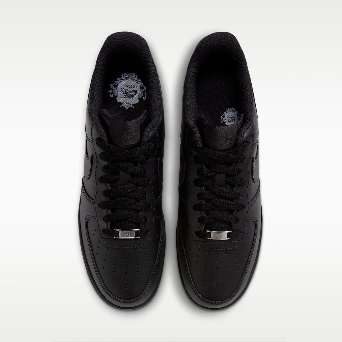 Nike Air Force 1 Low '07 Negra Piel Granulada - detalle suela