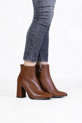 Botines CHARLOTTE de cuero color latte KMB Shoes