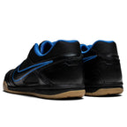 Nike Gato Negro Azul Royal Gum - vista suela