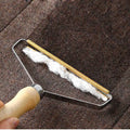 Cepillo quitapelos de madera para ropa y sofá