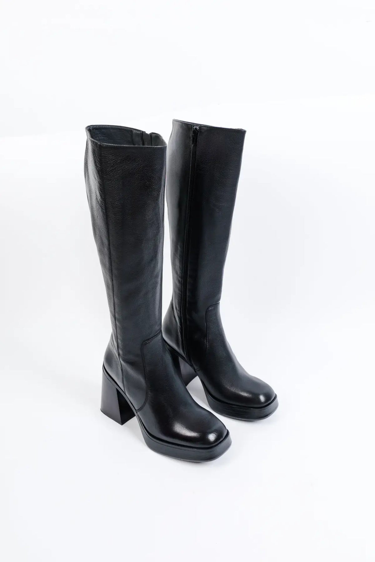 Botas MACY altas de cuero negro KMB Shoes