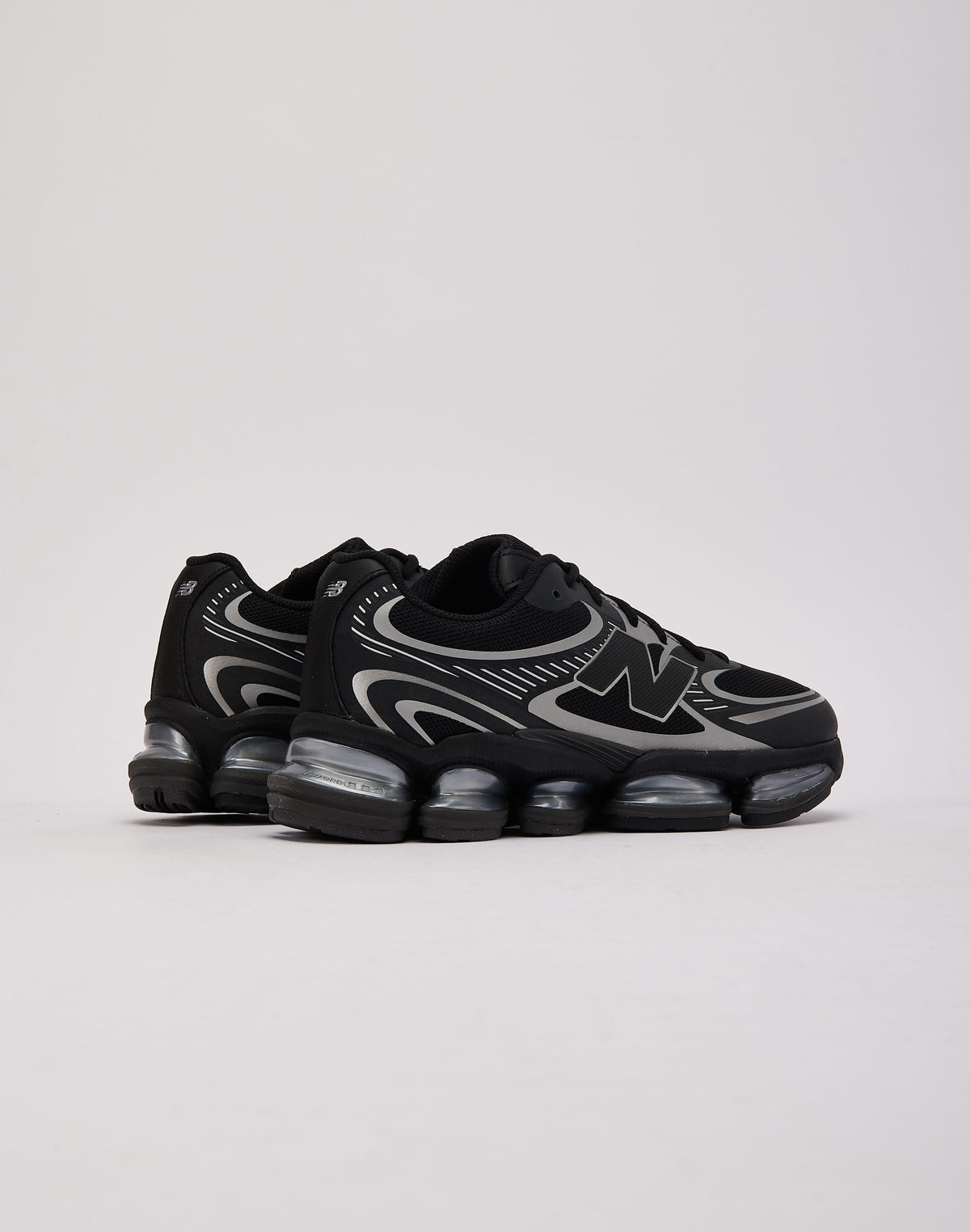 New Balance Abzorb 2000 Negra y Plata Metalizada - detalle