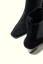 Botines RAY de ante negro con tacón escultural KMB Shoes
