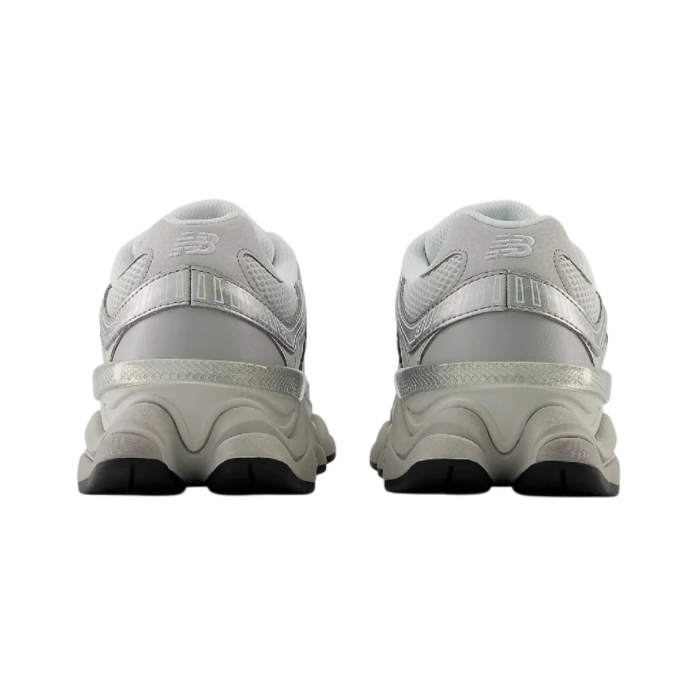 New Balance 9060 Raincloud Truffle Salt - vista suela