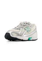 New Balance 740 Plata y Turquesa (Niño/a) - vista lateral