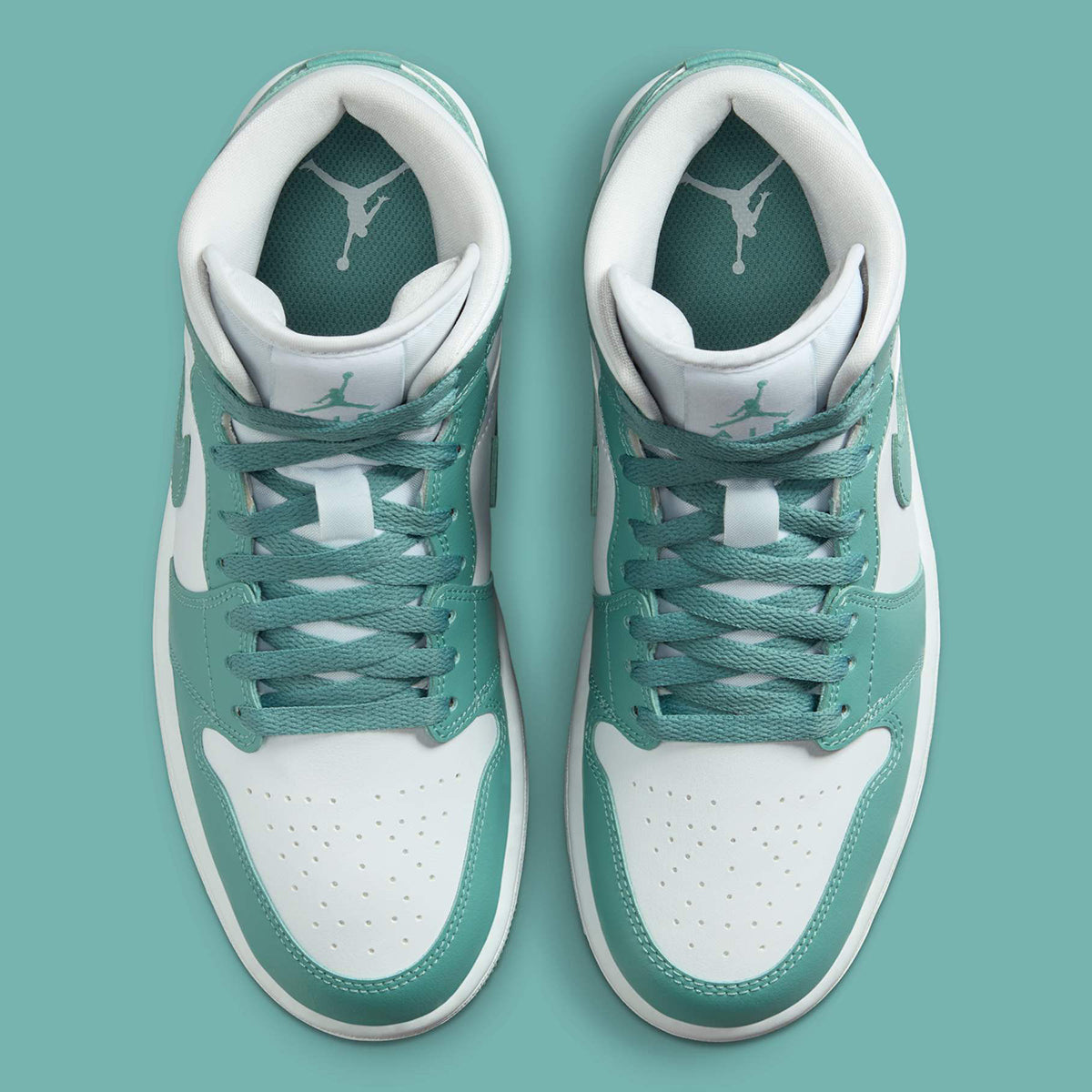 Jordan 1 Mid Blanco Cannon detalle upper