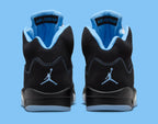 Jordan 5 Retro Negra y Azul Universitario (2026) - suela