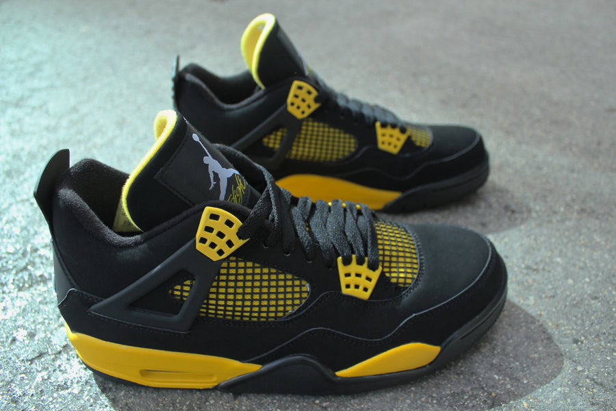 Jordan 4 Retro Thunder 2012 detalle adicional