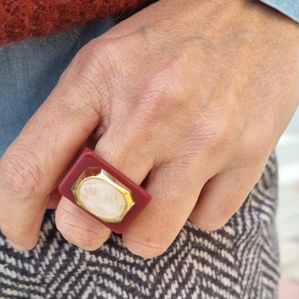 Anillo grande burdeos con cuarzo rosa ÉMOLO®