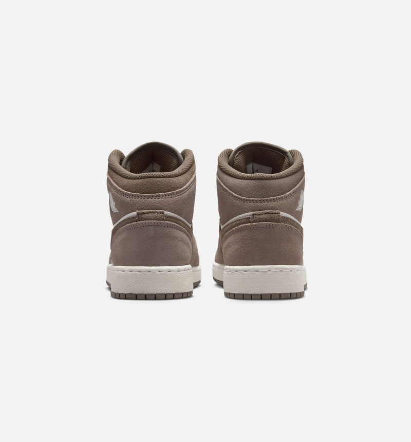 Jordan 1 Mid Oliva Gris vista frontal