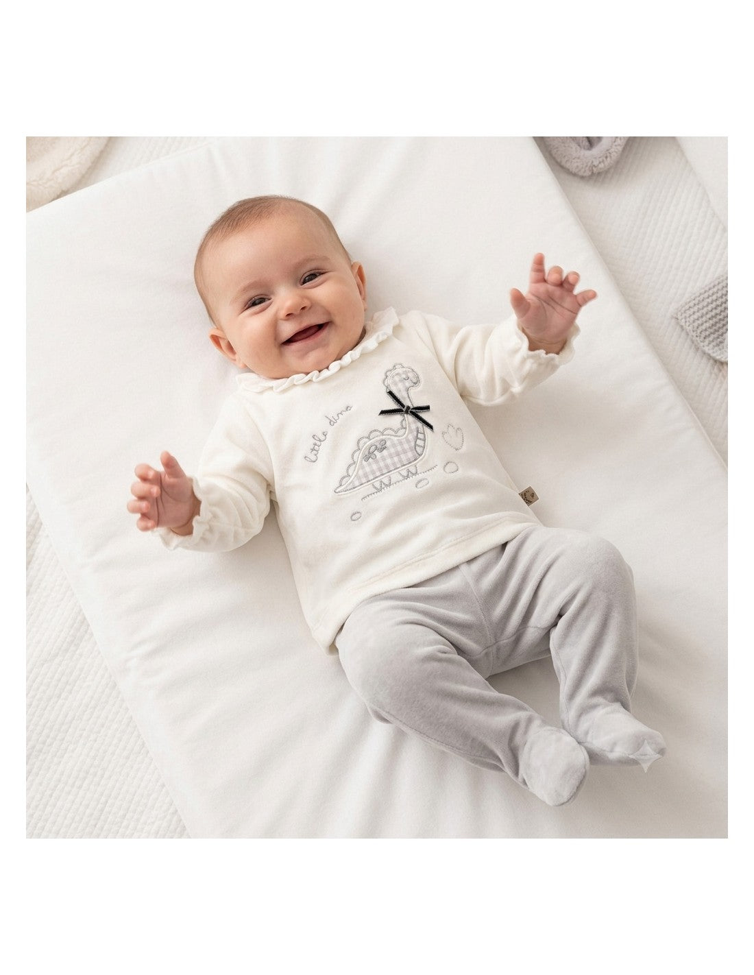 Conjunto para Bebé Niña con Polaina, Diseño Foz