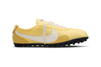 Nike Moon Shoe Soft Yellow vista lateral