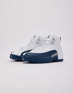Jordan 12 Retro Azul Francia (2025) - vista lateral
