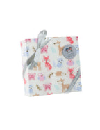 Manta de coralina para bebé con estampado de animalitos, color beige