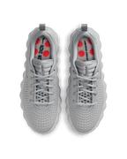 Nike Mind 002 Gris Humo Claro - detalle
