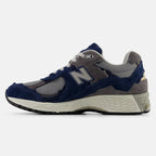 New Balance 2002R Protection Pack Navy Raincloud - vista trasera