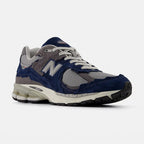 New Balance 2002R Protection Pack Navy Raincloud - vista lateral