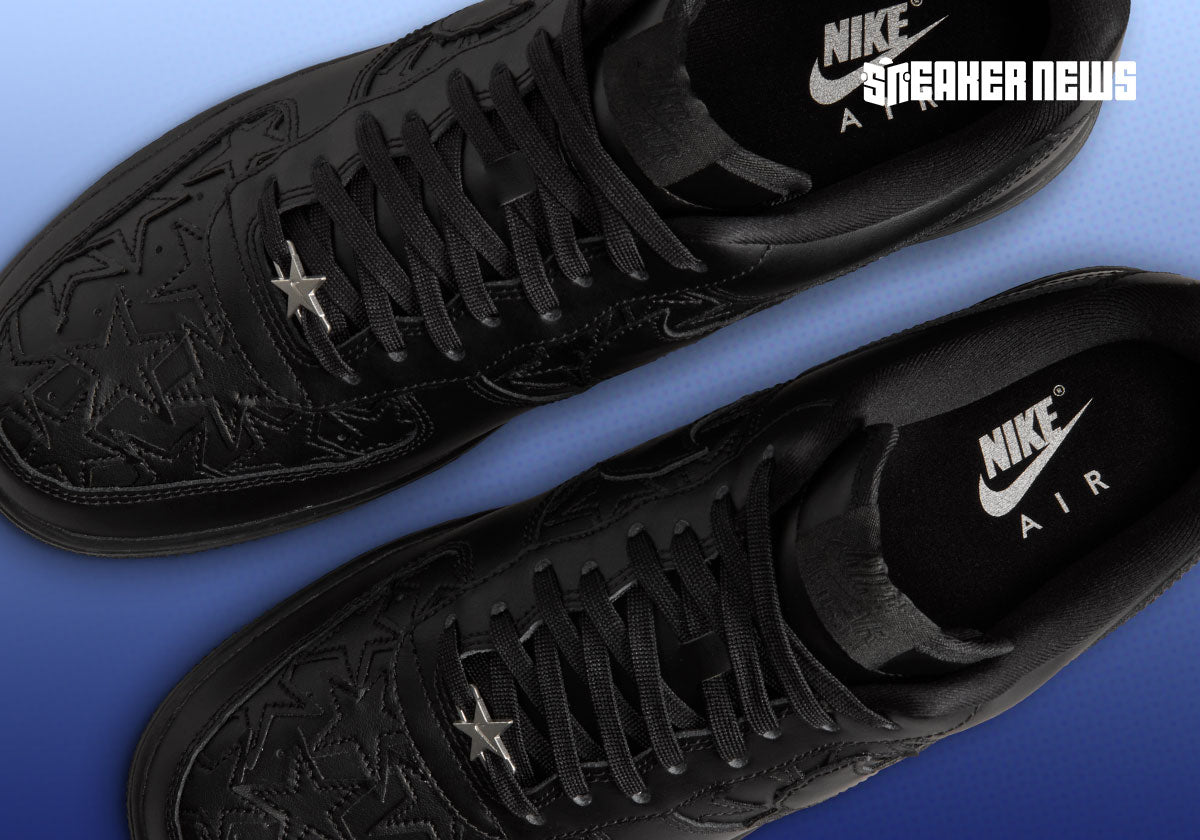 Nike Air Force 1 Low LV8 Triple Black Stars vista lateral
