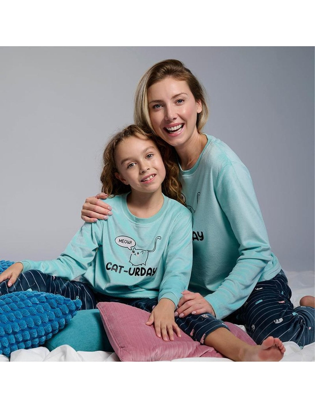 Pijama Infantil de Spandex para Niña, Diseño Cat-Urday (imagen 2)